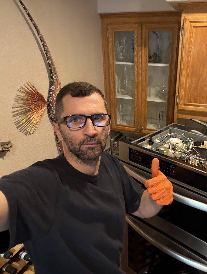 6 Signs Your Oven Needs Repair (Don’t Ignore These)